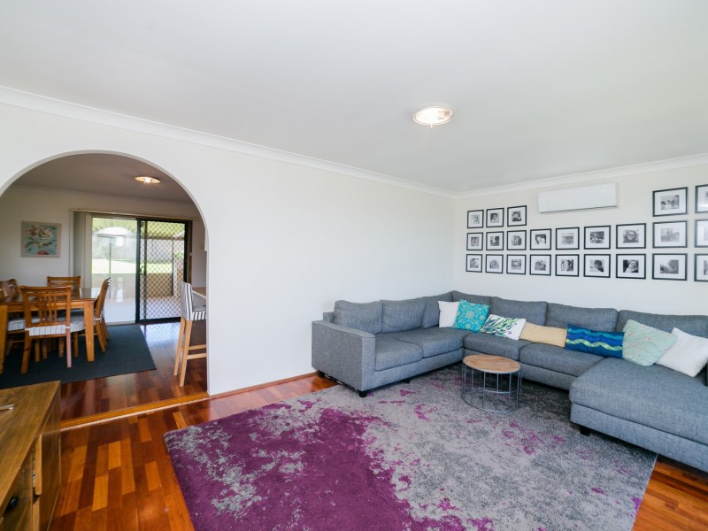 61 Lorenzo Crescent, Rosemeadow NSW 2560