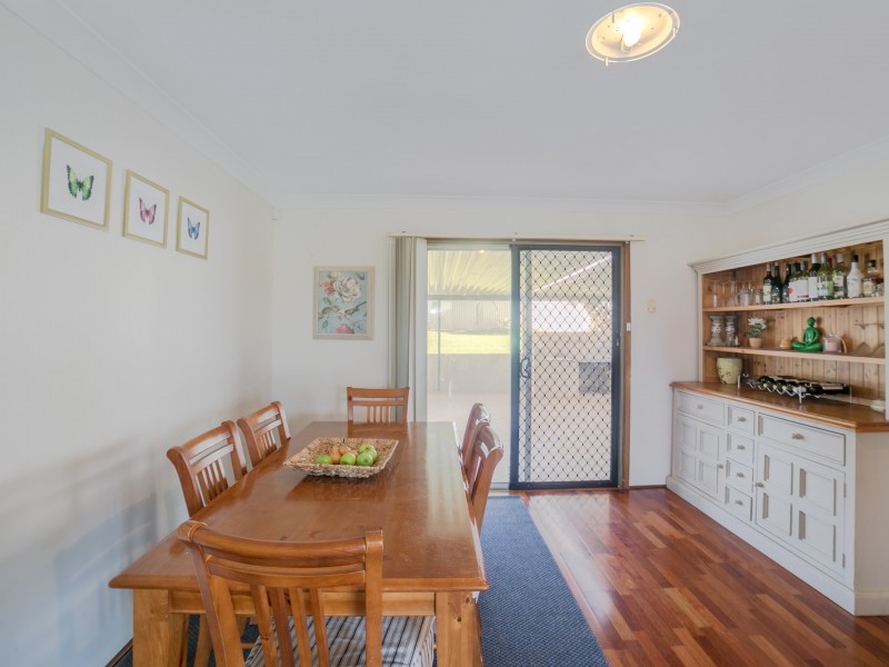 61 Lorenzo Crescent, Rosemeadow NSW 2560