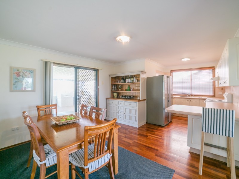 61 Lorenzo Crescent, Rosemeadow NSW 2560