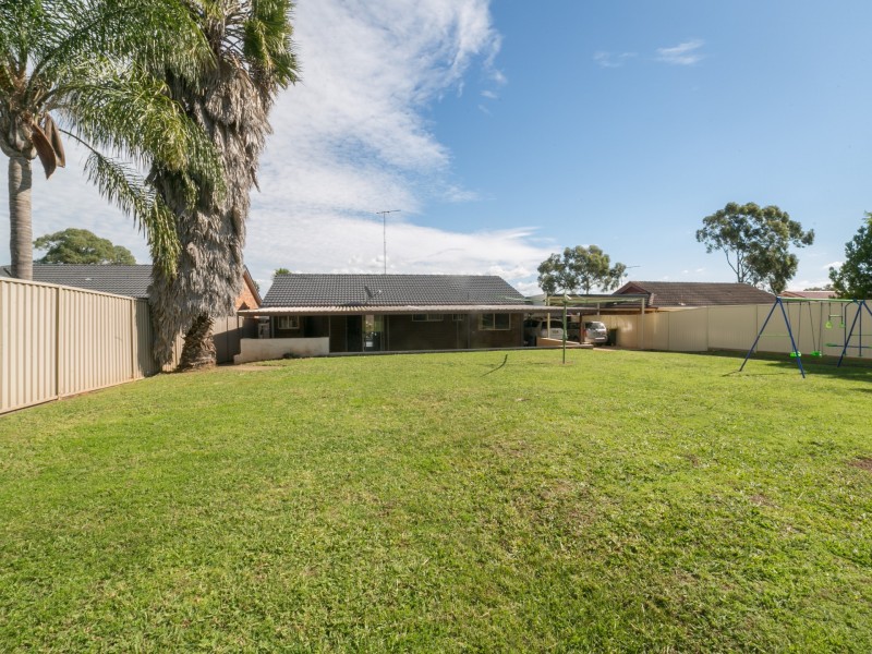 61 Lorenzo Crescent, Rosemeadow NSW 2560