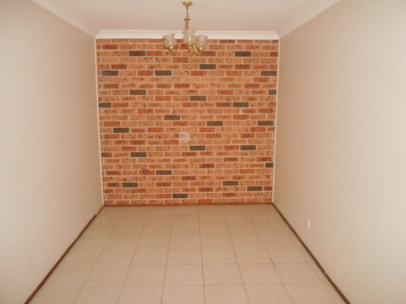 1/5 Nevil Way, Casula NSW 2170