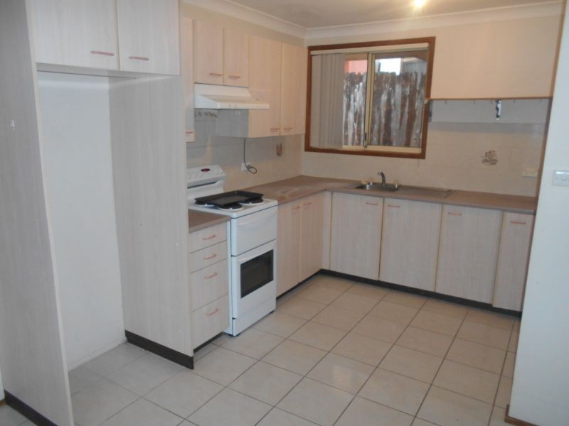 1/5 Nevil Way, Casula NSW 2170