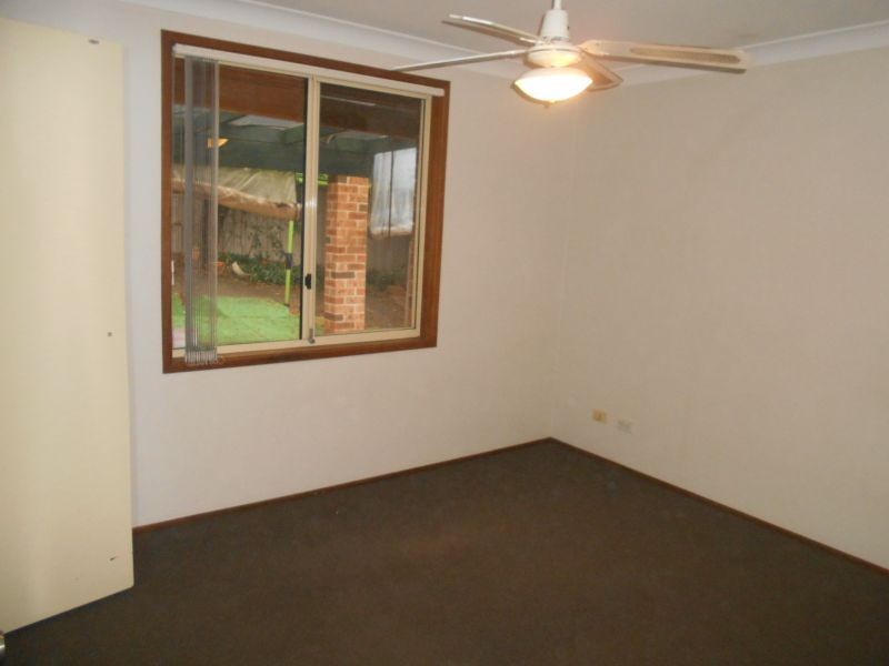 1/5 Nevil Way, Casula NSW 2170