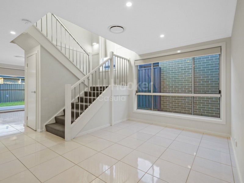 8 Glycine Street, Denham Court NSW 2565