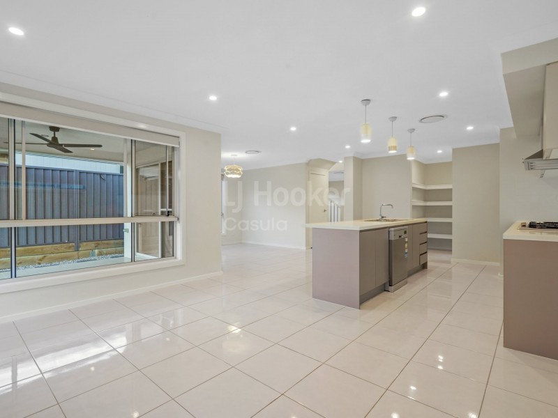 8 Glycine Street, Denham Court NSW 2565