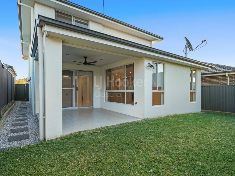 8 Glycine Street, Denham Court NSW 2565