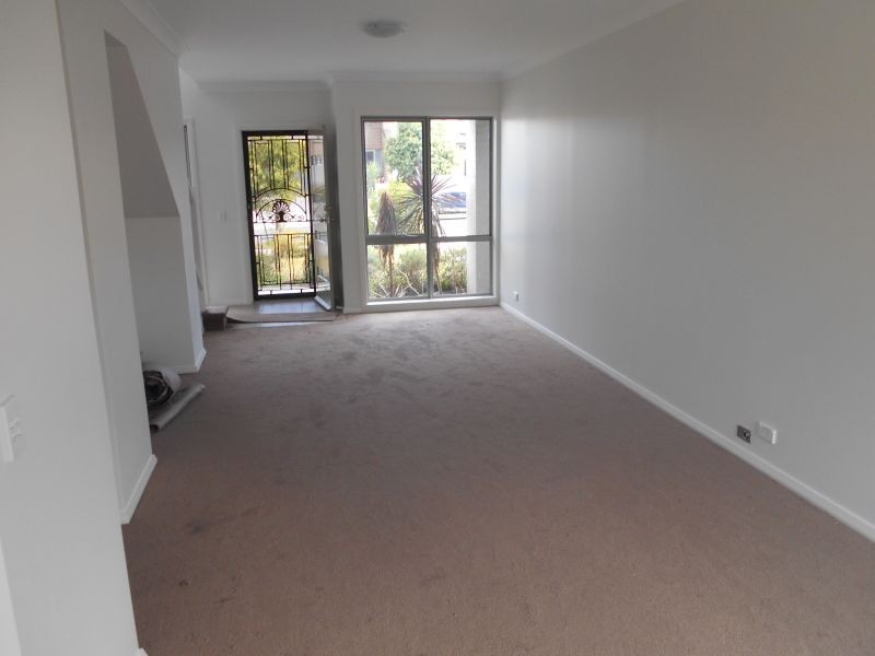 77 Hemsworth Avenue, Middleton Grange NSW 2171