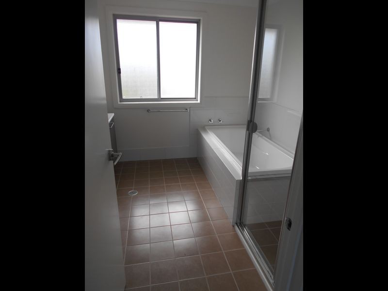 77 Hemsworth Avenue, Middleton Grange NSW 2171