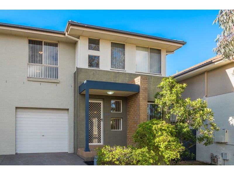 6 Northampton Drive, Glenfield NSW 2167