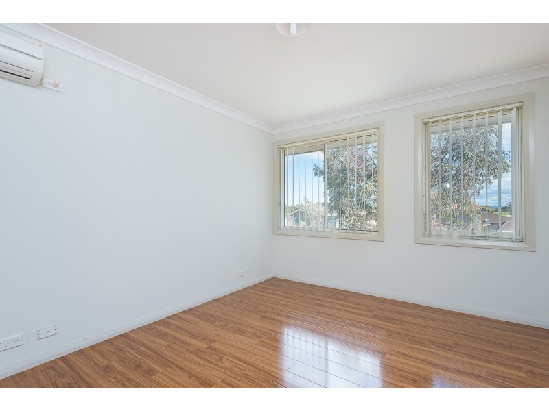 6 Northampton Drive, Glenfield NSW 2167