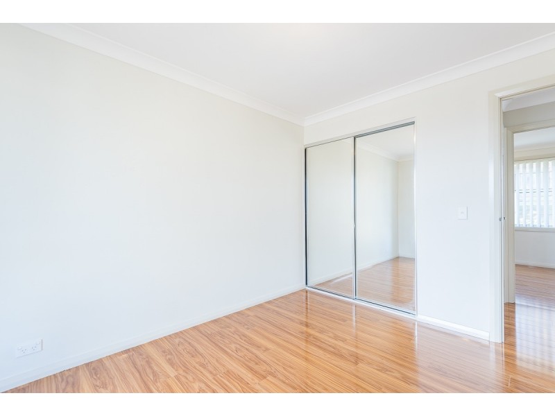 6 Northampton Drive, Glenfield NSW 2167