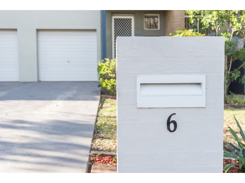 6 Northampton Drive, Glenfield NSW 2167