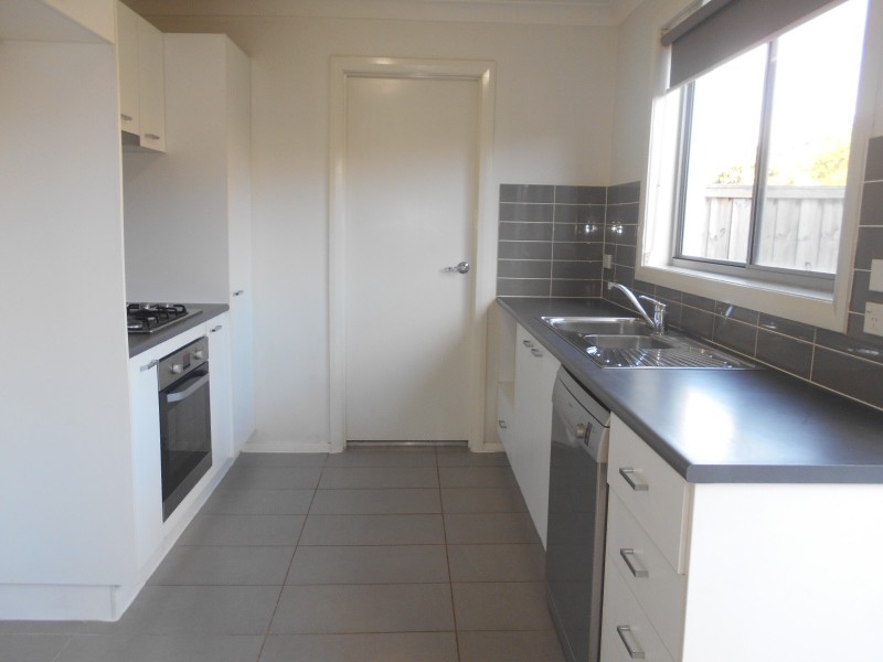 20 Eleanor Drive, Glenfield NSW 2167