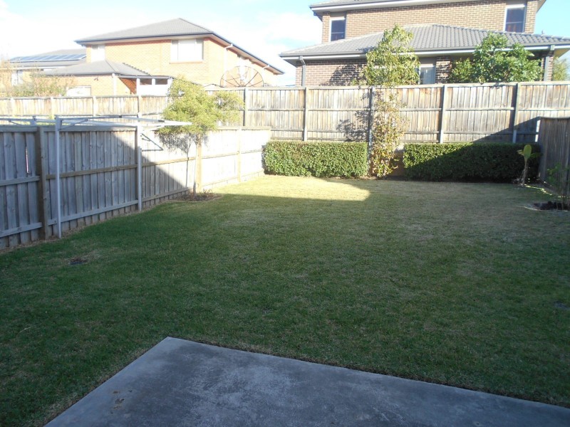 20 Eleanor Drive, Glenfield NSW 2167