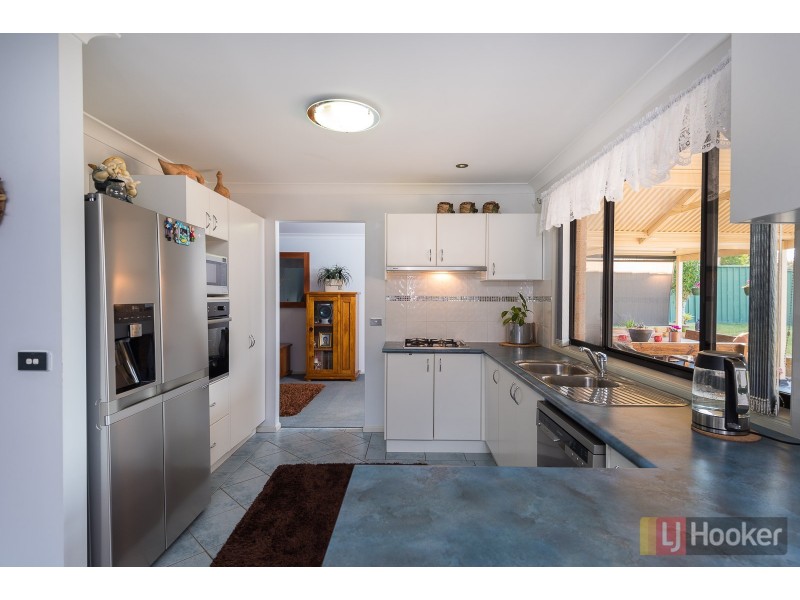 62 Ironside Avenue, St Helens Park NSW 2560