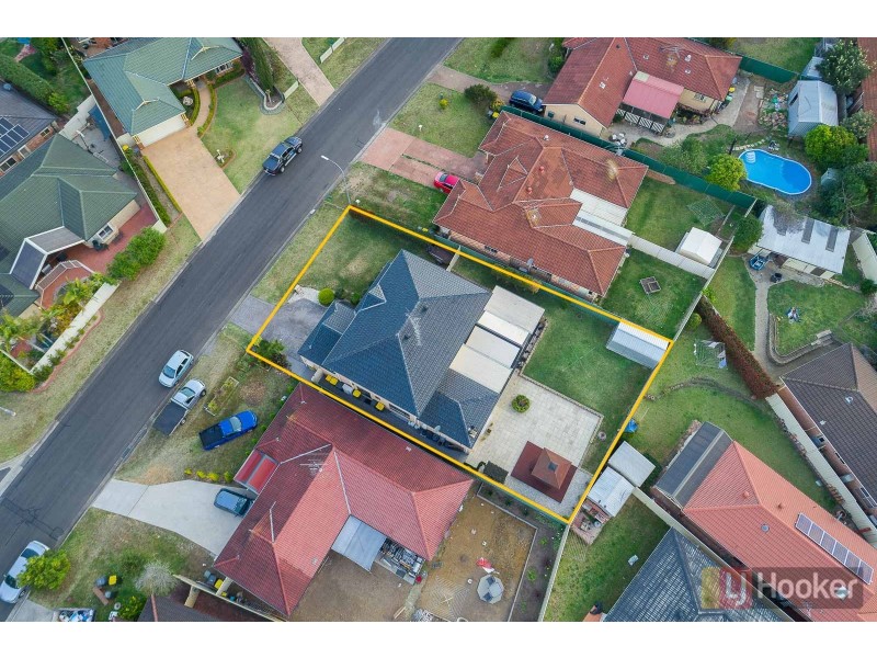 62 Ironside Avenue, St Helens Park NSW 2560