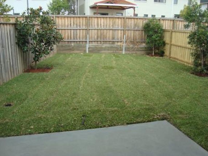 24 Grenada Road, Glenfield NSW 2167