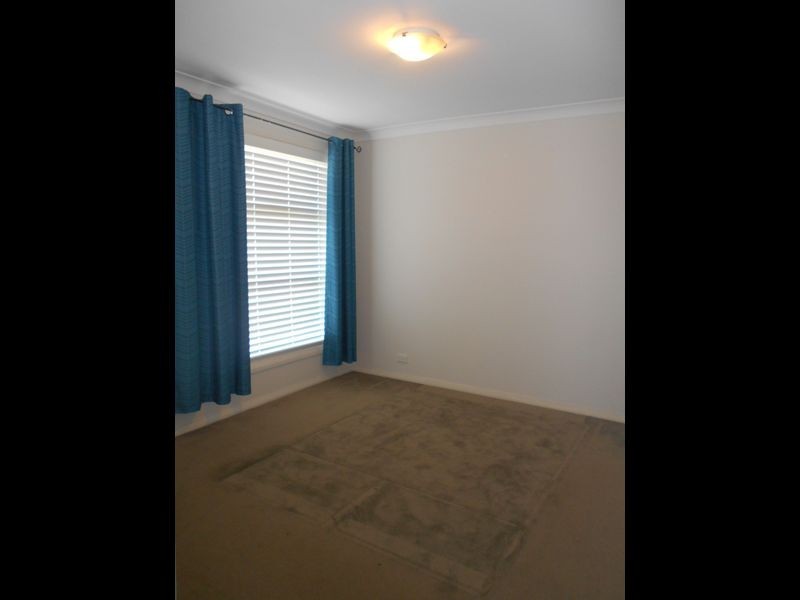 31 Northampton Drive, Glenfield NSW 2167