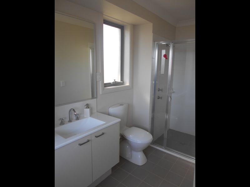 31 Northampton Drive, Glenfield NSW 2167