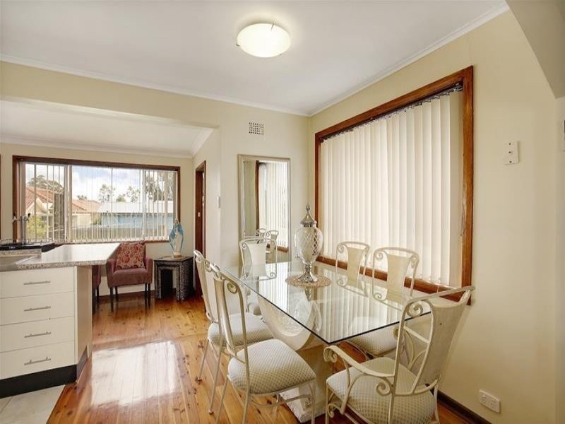 7 Ida Avenue, Lurnea NSW 2170