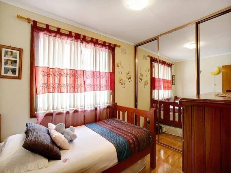 7 Ida Avenue, Lurnea NSW 2170