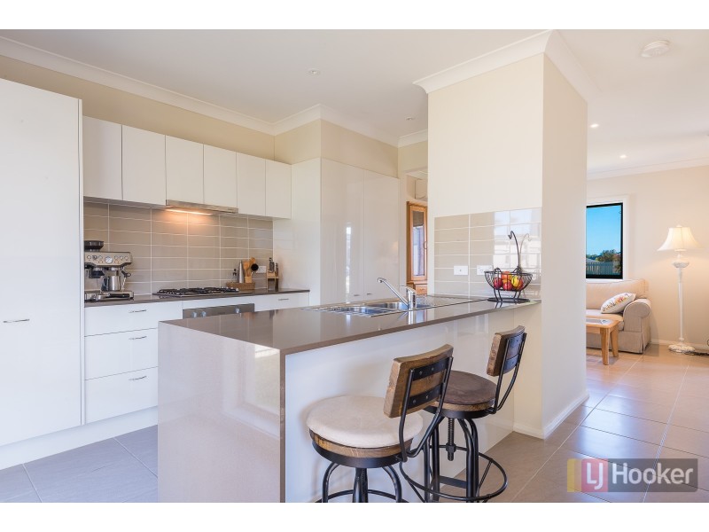 3 Regalia Crescent, Glenfield NSW 2167