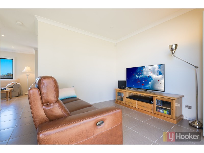 3 Regalia Crescent, Glenfield NSW 2167