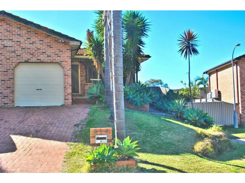 2/5 Nevil Way, Casula NSW 2170