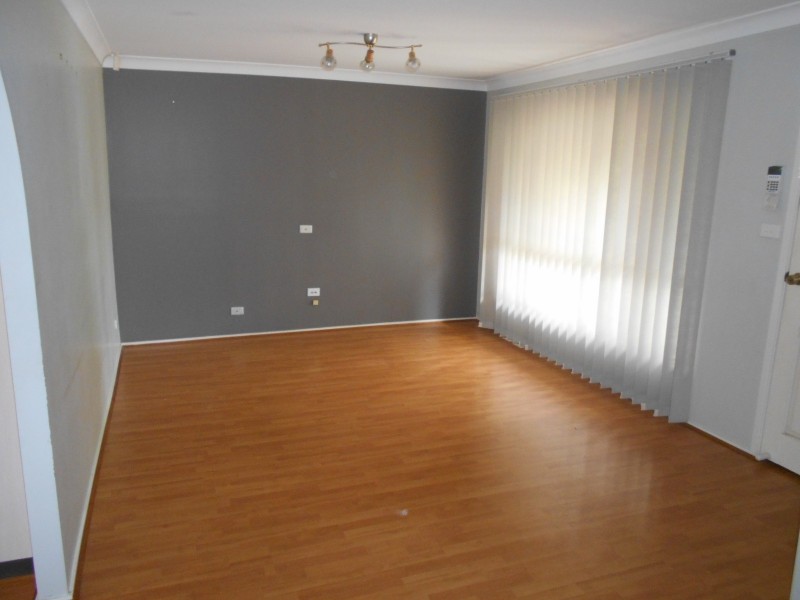 2/5 Nevil Way, Casula NSW 2170