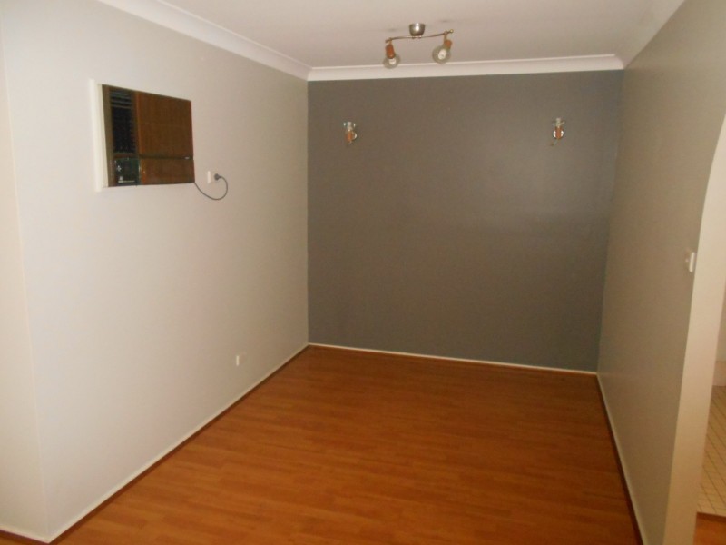 2/5 Nevil Way, Casula NSW 2170