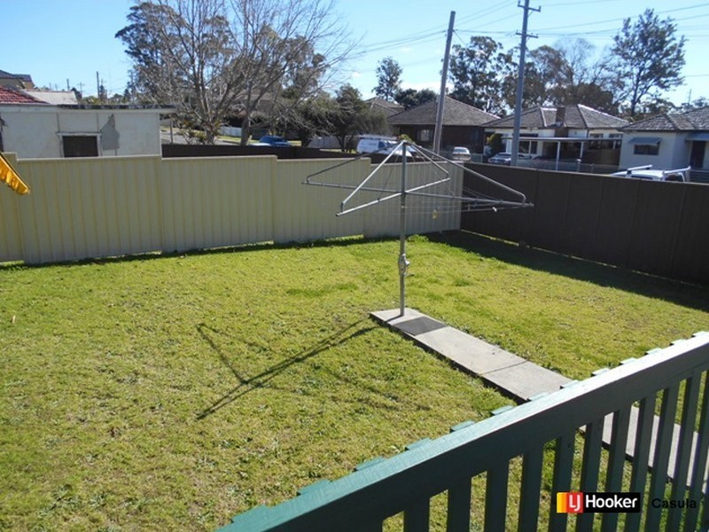 9 Canberra Avenue, Casula NSW 2170