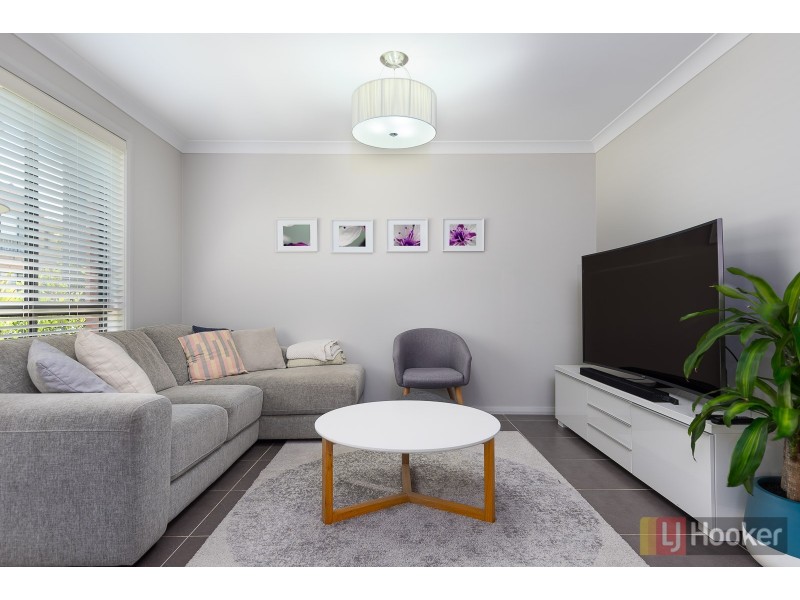 15 Hadlow Avenue, Glenfield NSW 2167