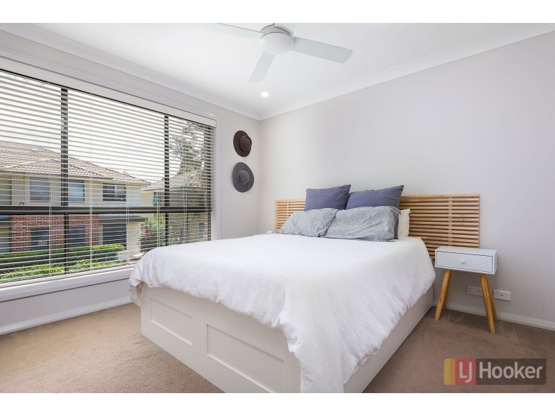 15 Hadlow Avenue, Glenfield NSW 2167