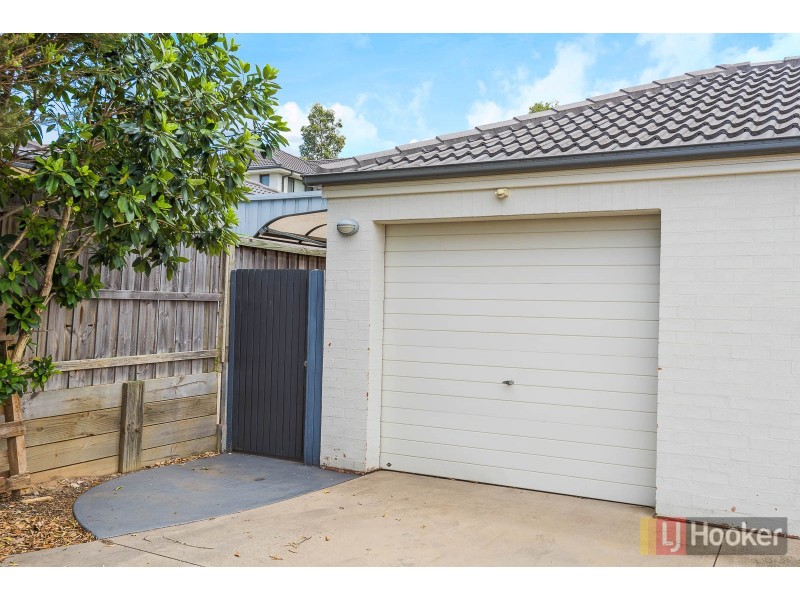 15 Hadlow Avenue, Glenfield NSW 2167