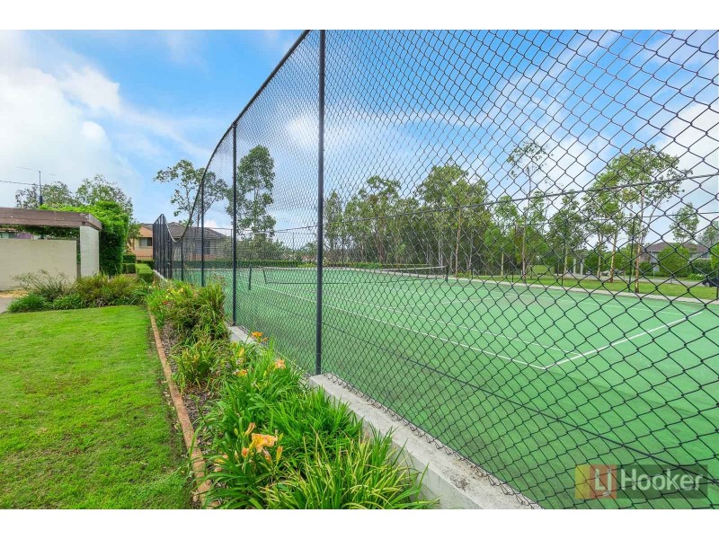 15 Hadlow Avenue, Glenfield NSW 2167