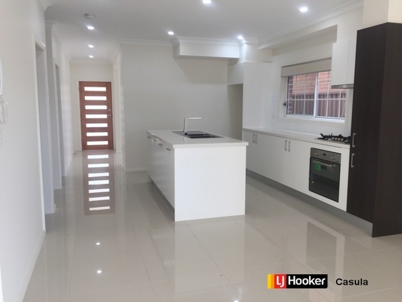 8/10 Old Glenfield Road, Casula NSW 2170