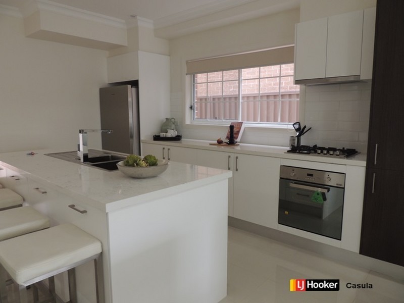 8/10 Old Glenfield Road, Casula NSW 2170