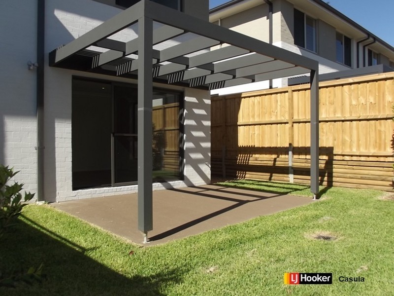 21 Three Bees Drive, Glenfield NSW 2167