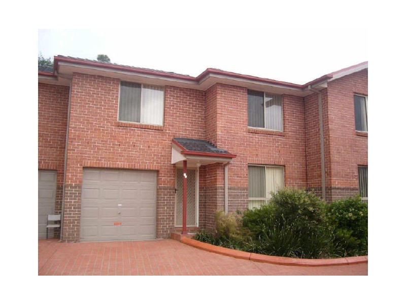 11/14 Pine Road, Casula NSW 2170