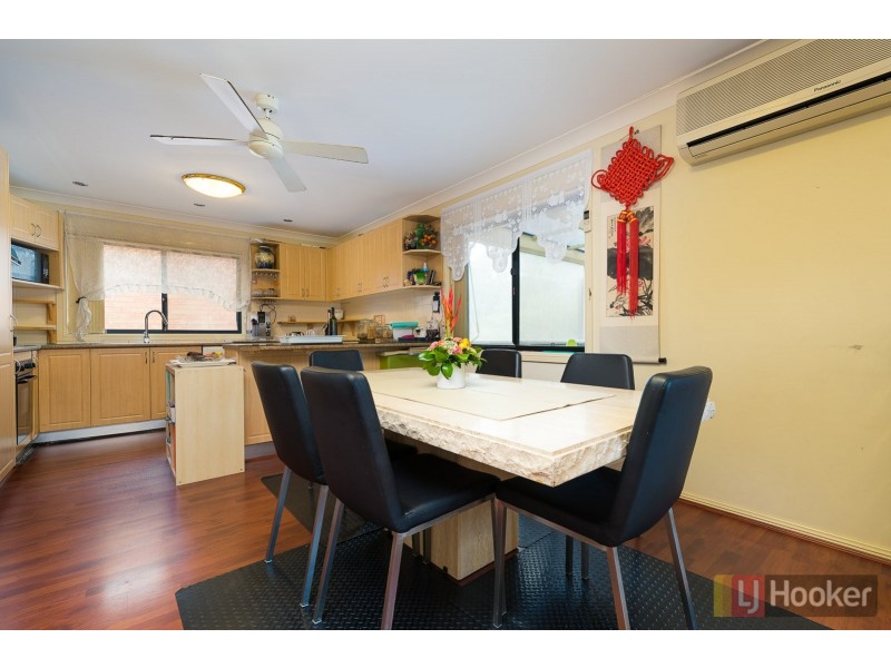 8/8 Boldrewood Avenue, Casula NSW 2170