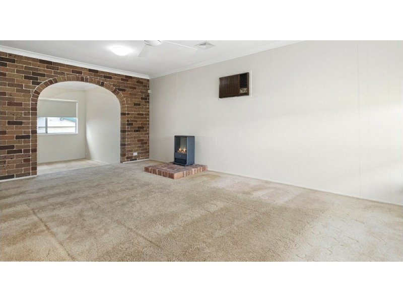 8 Denison Avenue, Lurnea NSW 2170