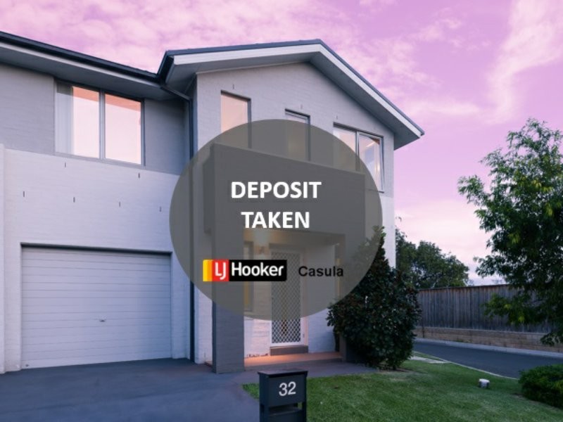 32 Sovereign Circuit, Glenfield NSW 2167