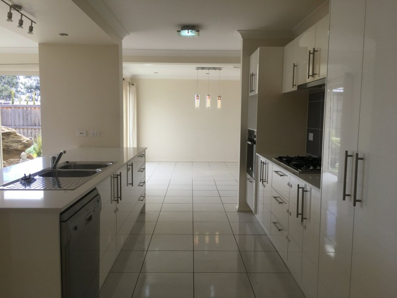 29 Grenada Road, Glenfield NSW 2167