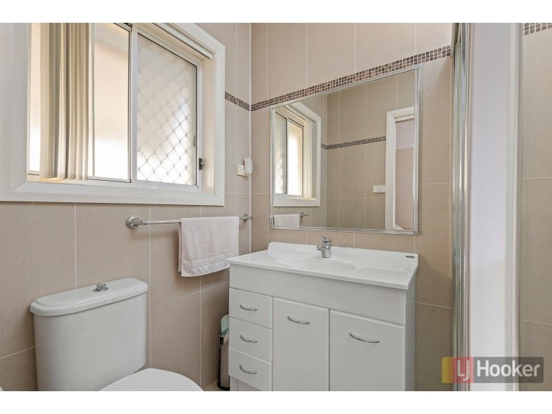 27 Wainewright Avenue, West Hoxton NSW 2171