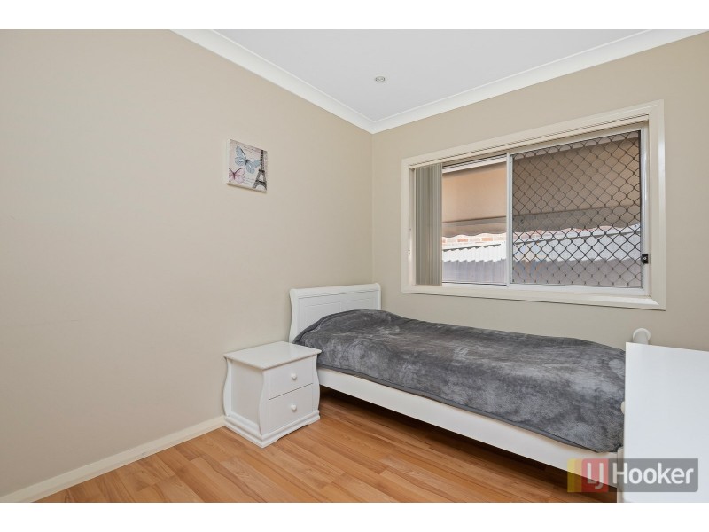 27 Wainewright Avenue, West Hoxton NSW 2171