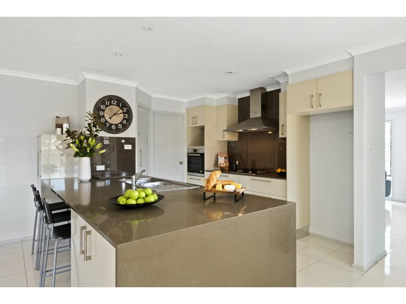 11 Moy Close, Prestons NSW 2170
