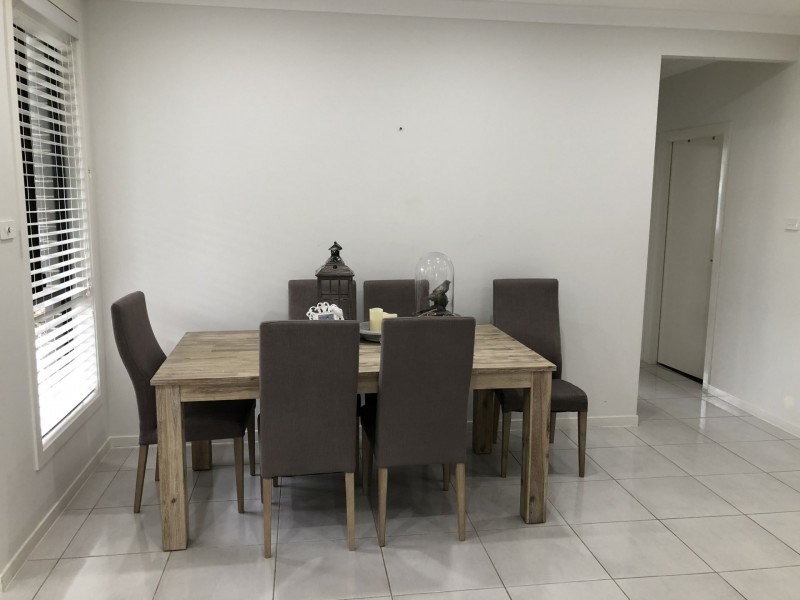 147 Middleton Drive, Middleton Grange NSW 2171