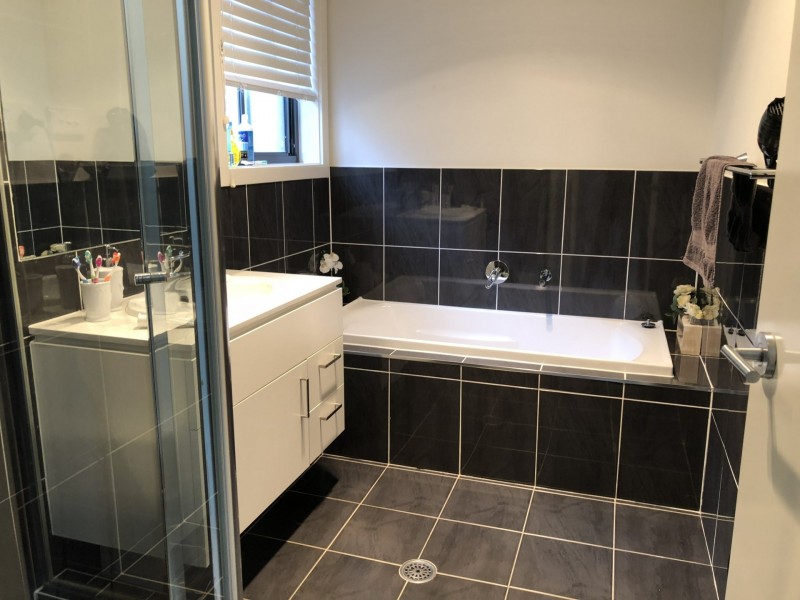 147 Middleton Drive, Middleton Grange NSW 2171