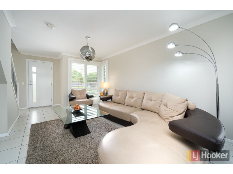 57 Sovereign Circuit, Glenfield NSW 2167