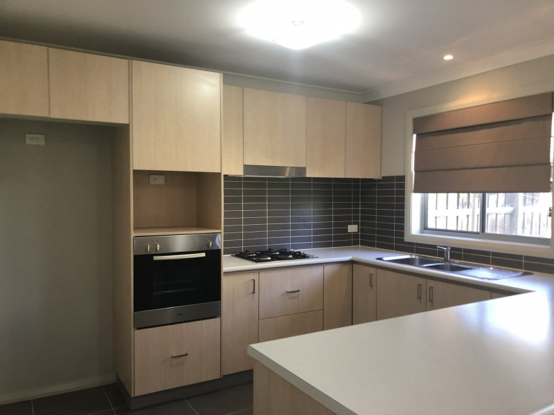 2 Bellona Walk, Glenfield NSW 2167